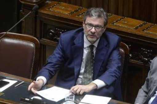 Giorgetti: &quot;Denatalità influenza debito e crescita&quot;