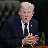 Trump, oggi il checkup tra dubbi e domande: "Io sto benissimo"