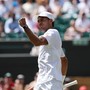 Cobolli, quarti a Wimbledon ed esultanza alla Ronaldo. Poi chiede una casa... in prestito