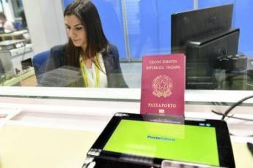 Poste, a febbraio quasi 16 mila passaporti erogati (+36%): oltre 6.500 uffici in cui si può richiedere documento Poste, a febbraio quasi 16 mila passaporti erogati (+36%): oltre 6.500 uffici in cui si può richiedere documento