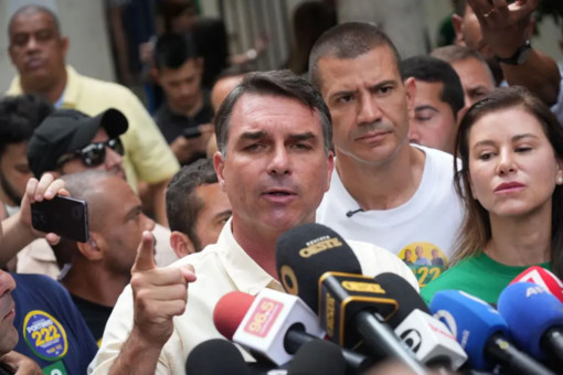 Elezioni Brasile, Bolsonaro avanti su Lula con il 47%, andranno al ballottaggio Elezioni Brasile, Bolsonaro avanti su Lula con il 47%, andranno al ballottaggio
