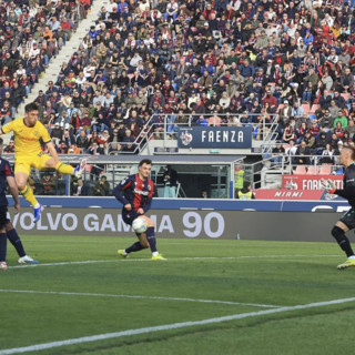 Il Verona espugna Bologna e riparte nella lotta salvezza