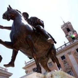 Roma Capitale, primo via libera a riforma costituzionale. Pd si astiene, Meloni: "Amarezza e stupore"