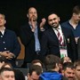 William, notte da tifoso per il principe: la festa nello spogliatoio dell'Aston Villa e la birra dopo il match