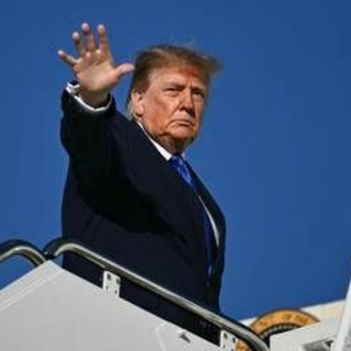 Ucraina, Musk riaccende Starlink: ordine di Trump. Europa cerca un negoziatore per trattare con Putin