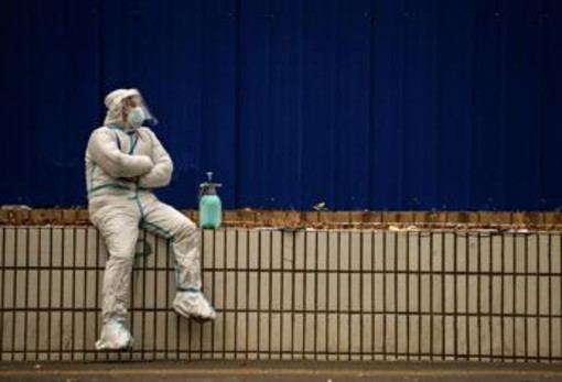 Covid, picco di casi in Cina: a luglio è tornato al primo posto tra le infezioni respiratorie Covid, picco di casi in Cina: a luglio è tornato al primo posto tra le infezioni respiratorie