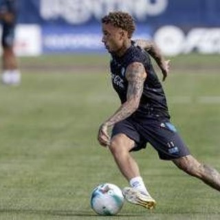 Napoli, dribbling e 'rabona' per Noa Lang: tifosi in estasi