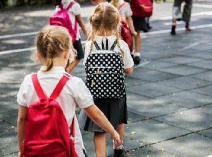Salute: 'back to school', 7 consigli per proteggere la vista dei bambini dalla miopia Salute: 'back to school', 7 consigli per proteggere la vista dei bambini dalla miopia