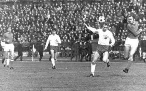 Addio a Sandro Mazzola, l'uomo che raccolse l'eredità impossibile Addio a Sandro Mazzola, l'uomo che raccolse l'eredità impossibile