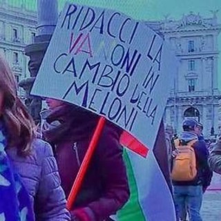 Violenza su donne, Trancassini: &quot;A corteo Roma cartello 'ridacci la Vanoni in cambio della Meloni'&quot;