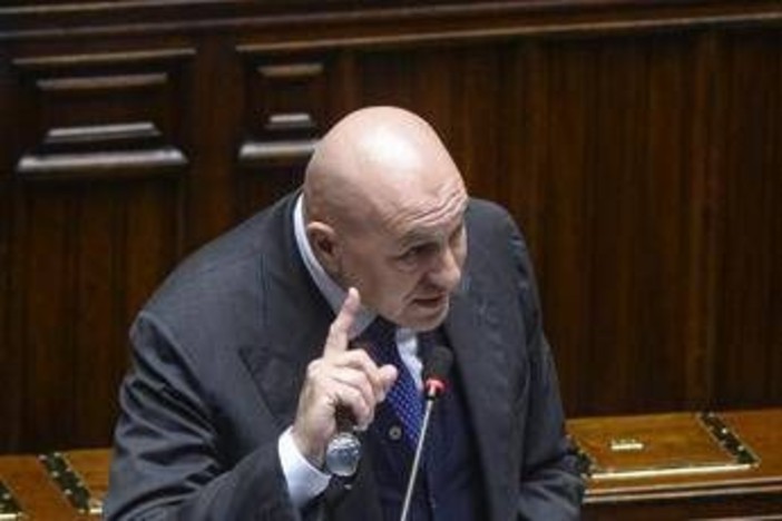 Iran, Crosetto: "Nessuna nave Marina partita o in partenza verso Hormuz"