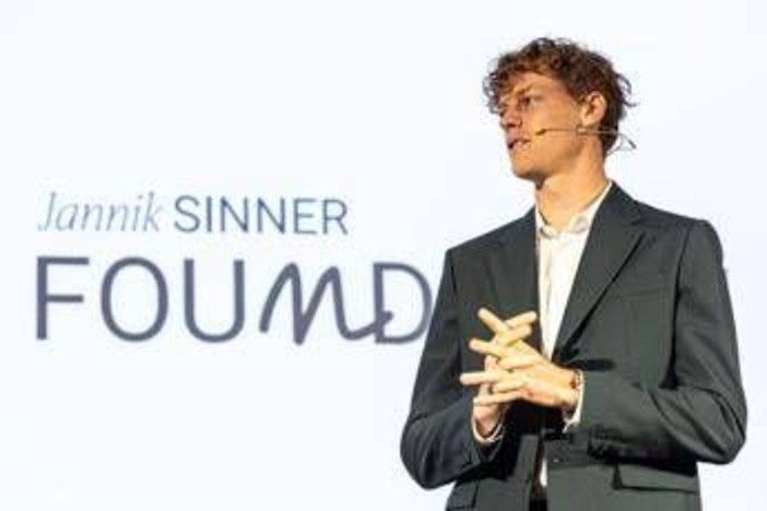 Sinner presenta la sua Fondazione: &quot;Io fortunato, voglio dare qualcosa indietro. Obiettivo Finals&quot;