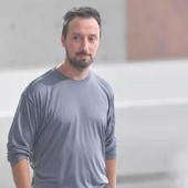 Saint Laurent, finisce l'era Vaccarello: dieci anni che hanno cambiato la maison Saint Laurent, finisce l'era Vaccarello: dieci anni che hanno cambiato la maison