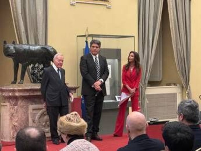 Cultura, a Davide Desario il Premio Laurentum 'Comunicazione e Innovazione Giornalistica' Cultura, a Davide Desario il Premio Laurentum 'Comunicazione e Innovazione Giornalistica'