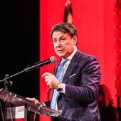 Ucraina-Russia, Conte: "Non è tutto bianco o nero" Ucraina-Russia, Conte: "Non è tutto bianco o nero"