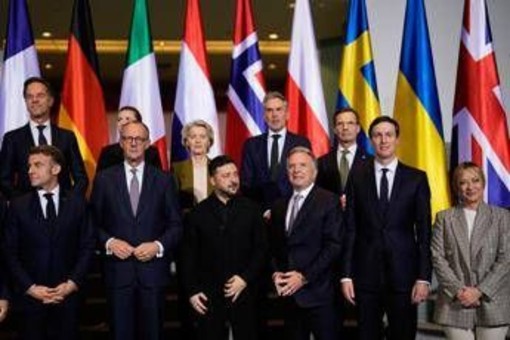 Ucraina, Meloni a Berlino con i leader europei: "Una forza multinazionale per Kiev"