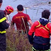 Muore tentando di salvare il nipotino nell'Adda, grave il bimbo Muore tentando di salvare il nipotino nell'Adda, grave il bimbo
