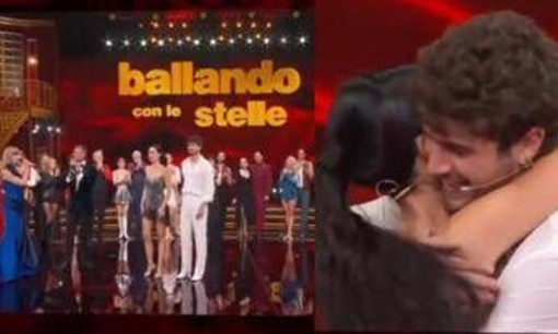 Aurora Ramazzotti e Nikita Perotti al primo posto della classifica di Ballando con le stelle: cosa è successo Aurora Ramazzotti e Nikita Perotti al primo posto della classifica di Ballando con le stelle: cosa è successo
