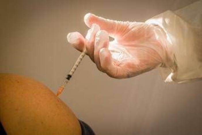 Vaccini, studio scozzese su anti-Rsv riduce tassi ospedalizzazione in over 70