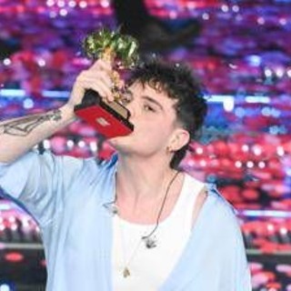 Sanremo 2026, Olly torna al Festival: un anno dalla vittoria con 'Balorda nostalgia' Sanremo 2026, Olly torna al Festival: un anno dalla vittoria con 'Balorda nostalgia'