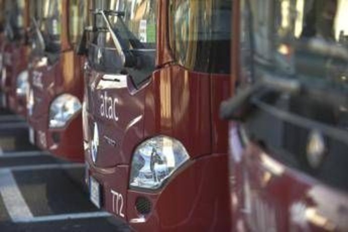Sciopero 14 novembre, da bus e metro Roma agli studenti: chi si ferma oggi Sciopero 14 novembre, da bus e metro Roma agli studenti: chi si ferma oggi