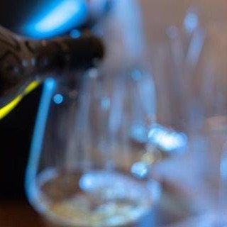 Vino tra piacere e rischi, l'immunologo: "Serve disciplina, massimo 1-2 bicchieri al giorno" Vino tra piacere e rischi, l'immunologo: "Serve disciplina, massimo 1-2 bicchieri al giorno"