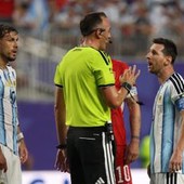 Argentina-Svizzera, rigore non dato e rosso a Embolo: proteste ai Mondiali