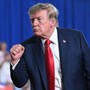Trump, medici avvertono: "Suo peso rischio significativo per la salute"