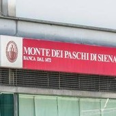 Mps, dal cda no al rilancio di Intesa: "Premio resta inferiore alla media" Mps, dal cda no al rilancio di Intesa: "Premio resta inferiore alla media"