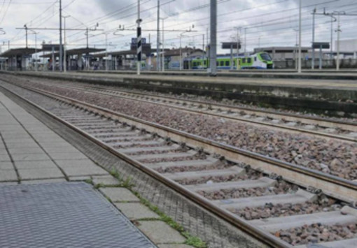 Treni, danni all'infrastruttura in Calabria: circolazione in graduale ripresa Treni, danni all'infrastruttura in Calabria: circolazione in graduale ripresa
