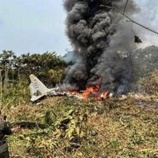 Colombia, precipita aereo militare da trasporto: 80 morti Colombia, precipita aereo militare da trasporto: 80 morti