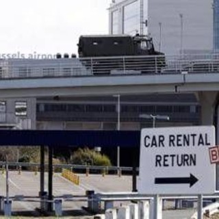 Ancora un avvistamento di droni, voli sospesi all'aeroporto di Bruxelles Ancora un avvistamento di droni, voli sospesi all'aeroporto di Bruxelles