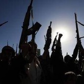 Riad: "Houthi responsabili attacco aeroporto, reagiremo". Raid sauditi contro i ribelli in Yemen Riad: "Houthi responsabili attacco aeroporto, reagiremo". Raid sauditi contro i ribelli in Yemen