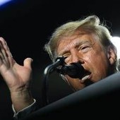 Il Kennedy Center chiude. Trump: "Riapre solo col mio nome" Il Kennedy Center chiude. Trump: "Riapre solo col mio nome"