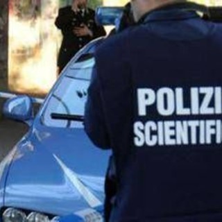 Pisa, guardia giurata uccide la compagna e si suicida