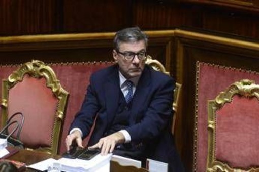 Istat, deficit resta al 3,1%: Italia ancora in procedura di infrazione. Giorgetti: "Prendiamo atto con rammarico" Istat, deficit resta al 3,1%: Italia ancora in procedura di infrazione. Giorgetti: "Prendiamo atto con rammarico"