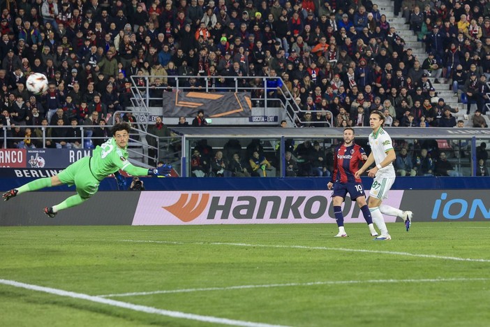 Pellegrini risponde a Bernardeschi, Bologna-Roma 1-1