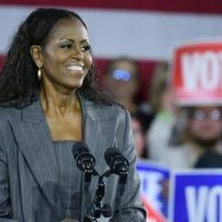 Michelle Obama, momento difficile: &quot;Sono in terapia, sto attraversando una transizione&quot;