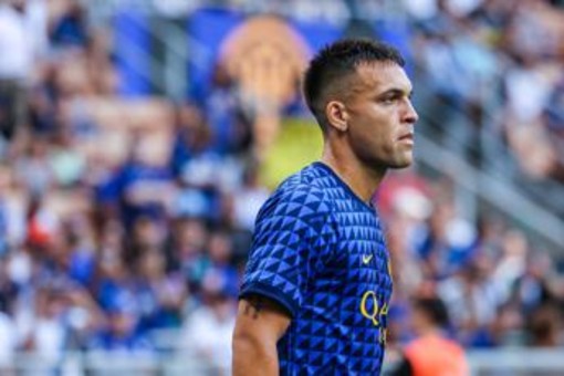 Inter, Lautaro Martinez e Bastoni litigano con l'arbitro Inter, Lautaro Martinez e Bastoni litigano con l'arbitro