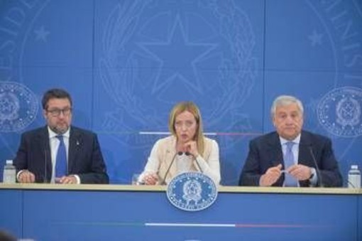 Manovra, sale tensione in maggioranza: alt Forza Italia su affitti brevi, banche ancora in mirino Lega Manovra, sale tensione in maggioranza: alt Forza Italia su affitti brevi, banche ancora in mirino Lega