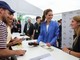 Kate Middleton a Wimbledon, a sorpresa la principessa vende i biglietti agli spettatori in fila