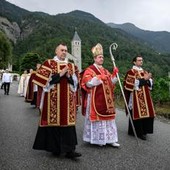 Chiesa, Lefebvriani ordinano 4 vescovi senza mandato pontificio: è scisma Chiesa, Lefebvriani ordinano 4 vescovi senza mandato pontificio: è scisma