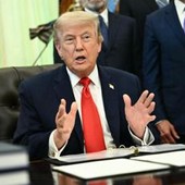 Iran-Usa, raggiunto accordo di pace. Trump: "Hormuz riapre senza pedaggio" Iran-Usa, raggiunto accordo di pace. Trump: "Hormuz riapre senza pedaggio"