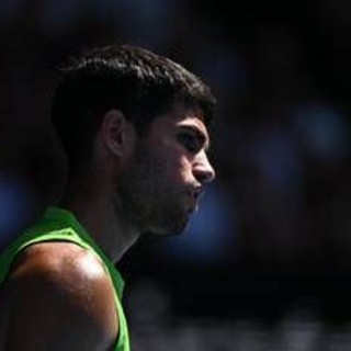 Australian Open, De Minaur prende warning e Alcaraz lo difende: cos'è successo Australian Open, De Minaur prende warning e Alcaraz lo difende: cos'è successo