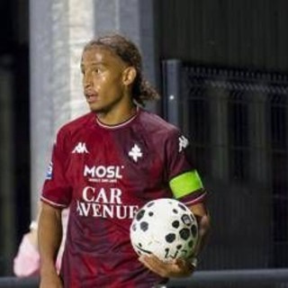 Dos Santos, il calciatore del Metz eroe a Crans-Montana: è rientrato nel locale per salvare la fidanzata Dos Santos, il calciatore del Metz eroe a Crans-Montana: è rientrato nel locale per salvare la fidanzata