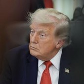 Iran, Trump insiste: "Colpiremo molto duramente, ora è il nostro turno"