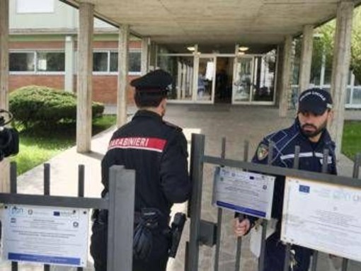 Insegnante accoltellata da studente a Bergamo, Bertolaso: "Salvata da trasfusione in elicottero"