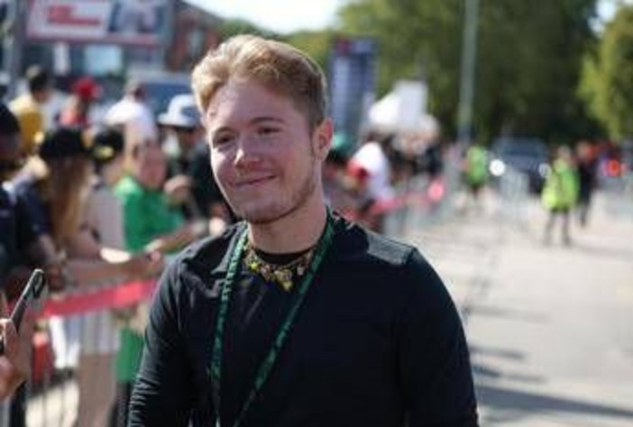 Alfa non sarà a Sanremo: "Dopo due anni di tour, mi prendo una pausa" Alfa non sarà a Sanremo: "Dopo due anni di tour, mi prendo una pausa"