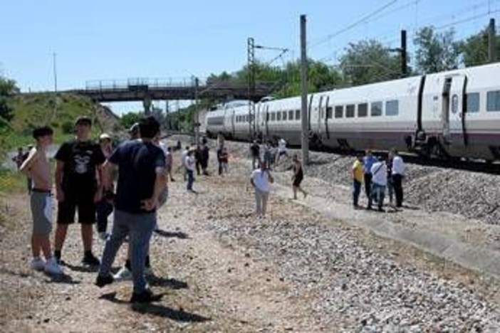 Spagna in ginocchio per blackout, il paese al buio: cosa sappiamo