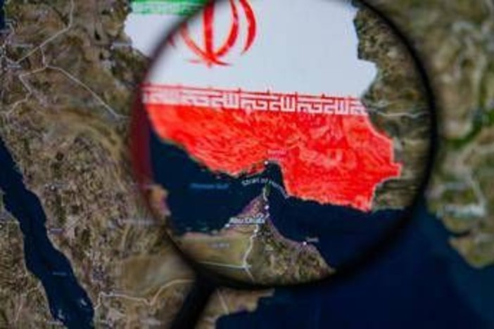 Iran, media: due cacciatorpedinieri Usa hanno attraversato Hormuz. Ma Teheran smentisce Iran, media: due cacciatorpedinieri Usa hanno attraversato Hormuz. Ma Teheran smentisce